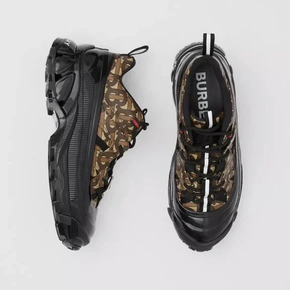 BURBERRY MEN - Picture 1 of 8